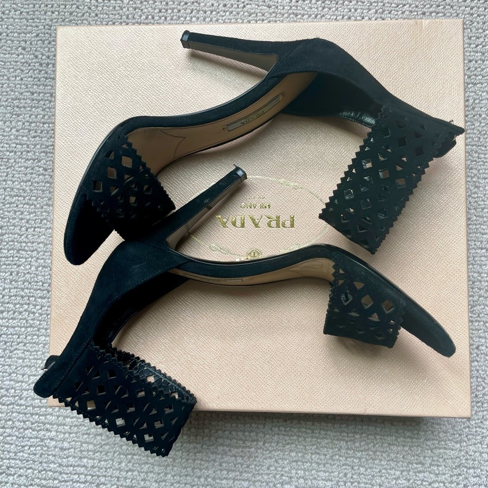Prada Cutout Suede Aw Sandal Blk 38.5